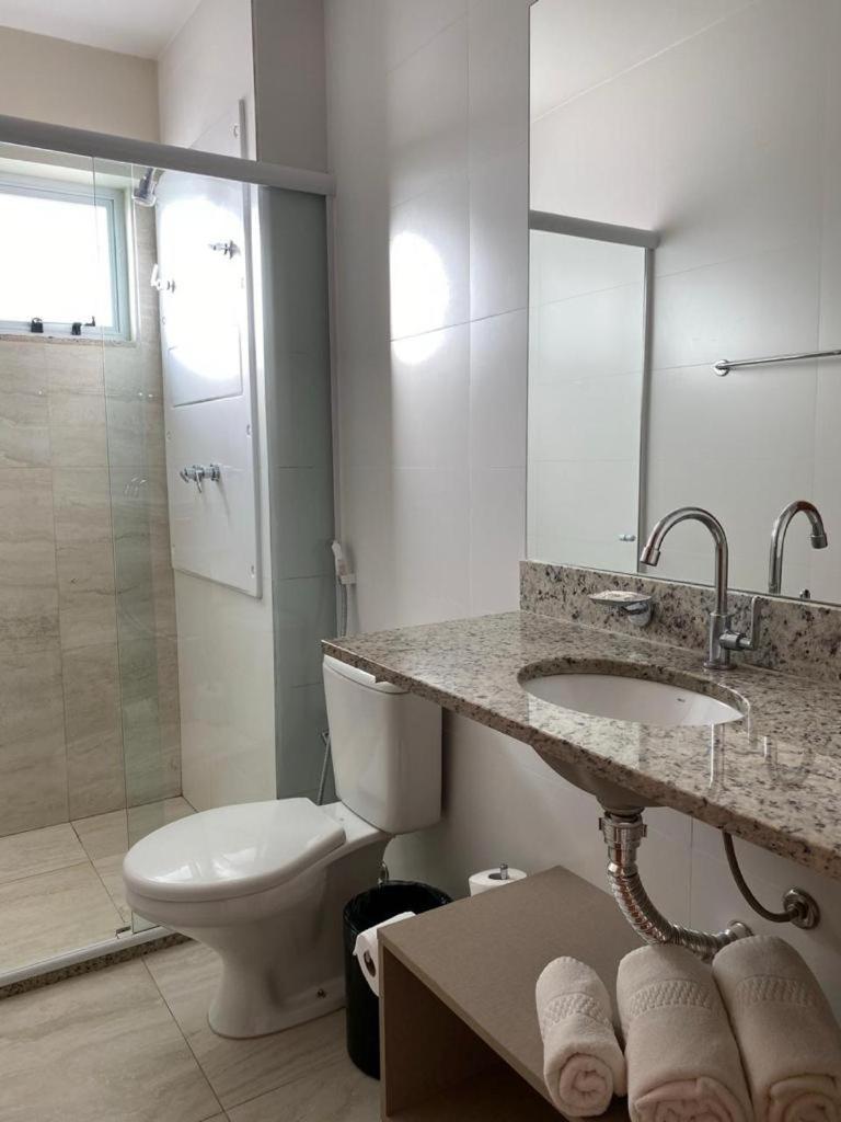 Salinas Park Apartment *
