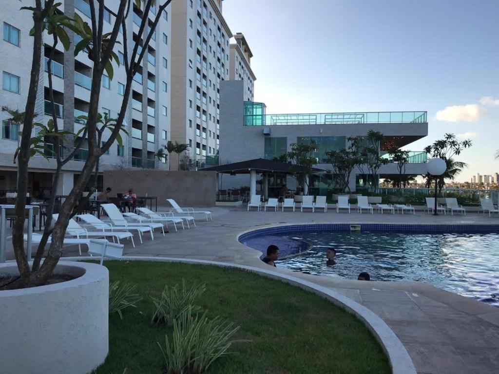 Salinas Park Apartment *